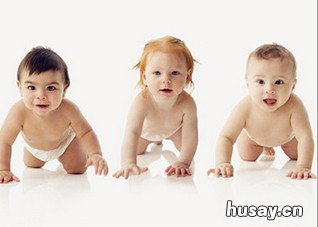 婴儿期宝宝必须练习六个基本运动 0-6个月婴儿精细动作训练的要点是