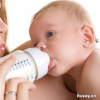 宝福拉肚子喝牛奶好吗 宝妈喝牛奶宝宝拉肚子