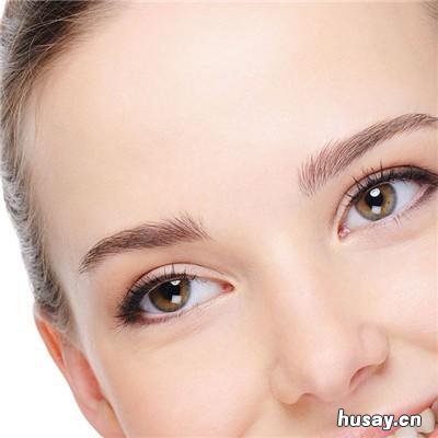 白癜风是怎么引起的