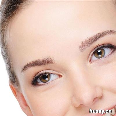 眼皮底下长疙瘩是什么原因 眼皮底下长了疙瘩