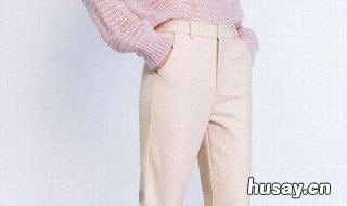 杏色哈伦裤搭配什么上衣 灰色哈伦裤与上衣搭配