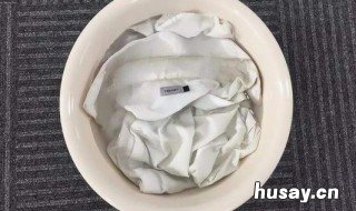 变黄的衣服如何焕然一新 新衣服洗完变黄