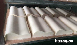 记忆海绵的材质是什么 记忆海绵和高密度海绵