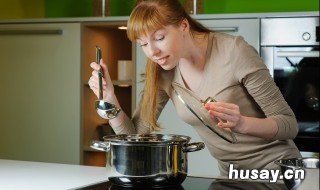 夏季要怎么炖汤比较养生 夏季炖什么汤最养生