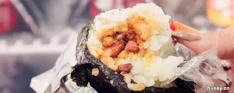 便利店饭团加热要撕包装吗（便利饭团 便利店饭团可以带着包装加热么