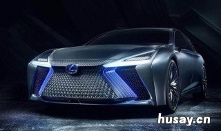 汽车前挡玻璃右上角都需要贴什么 新车前挡风玻璃要贴几个标志