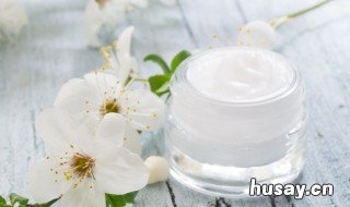 护肤品和化妆品有何区别 护肤品和化妆品有何区别和功效