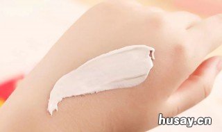 护臀膏可以擦脖子吗 护臀膏可以摸脖子吗