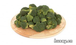 西兰花变黄吃了中毒吗 西兰花变黄了能吃吗?会不会中毒?