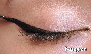 眼线笔晕妆了怎么办 眼线笔老晕妆怎么办