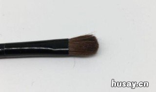 眼线膏刷是什么刷 眼线膏用什么刷子