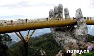 两只手托起一座桥这座桥在什么地方 搭起了一座桥