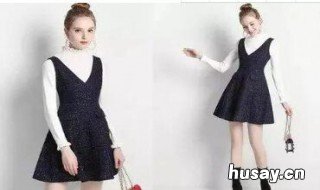 背心裙可以搭配v领内搭吗 背带裙可以搭配v领吗