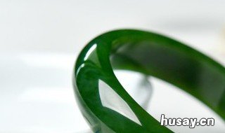 翡翠表面黑点怎么清除 翡翠表面黑点怎么清除小妙招