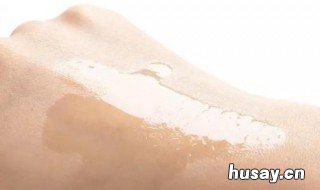 天生黑皮肤怎么变白 天生黑皮肤怎样变白