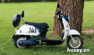 雅迪电动车充电口在哪（雅迪电动车充电口在哪 最新款雅迪电动车充电口在哪里