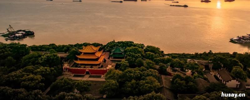 岳阳楼坐落在什么湖上 岳阳楼在什么湖上面