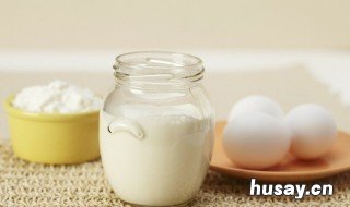 凤梨牛奶可以一起吃吗 牛奶凤梨可以一起吃么