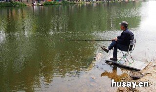 钓鱼药酒怎样开饵 药酒钓鱼饵料民间秘方管用吗