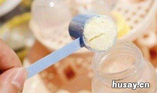 刚出生的宝宝吃什么奶粉好 刚刚出生的婴儿吃什么奶粉好