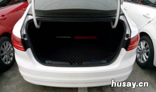 17款福特福睿斯怎么在车里面打开后备箱 17款福特福睿斯怎么在车里面打开