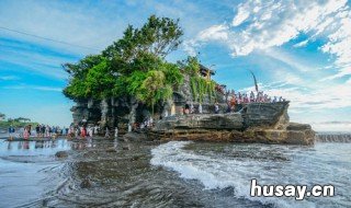 怎样知道海水什么时候涨潮和退潮 怎么判断海水涨潮