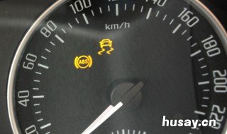 汽车仪表盘显示打滑怎么办 仪表盘上显示车子打滑