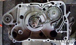 如何清除摩托车发动机汽缸内的积炭 如何清除摩托车发动机汽缸内积碳