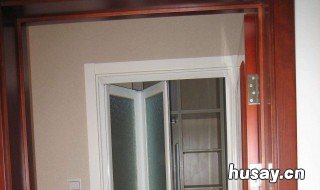 卫生间太小装什么门 卫生间太小装什么门好看