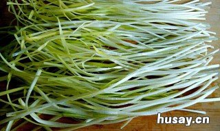 韭黄是韭菜吗 韭黄是韭菜吗?产妇能吃吗