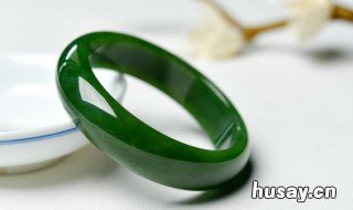 翡翠a货手镯价格 翡翠a货手镯价格怎么查询