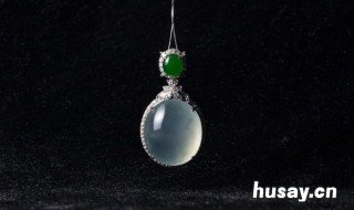 糯种翡翠吊坠价格 糯种翡翠摆件价格图片大全