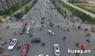 没有红绿灯的路口怎么让行必须停车看吗? 无红绿灯路口怎么让行