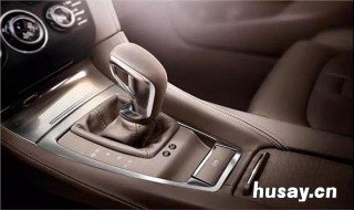 p挡停车不拉手刹行吗 停车时只挂P档不拉手刹有什么影响