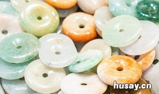 翡翠如意挂件值多少钱 玉如意摆件大概多少钱