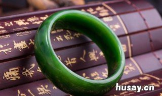 玻璃种翡翠每克价格 玻璃种翡翠价格多少钱一克