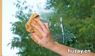 用全能擦怎么才能把玻璃擦干净 擦玻璃用什么方法能擦的干净