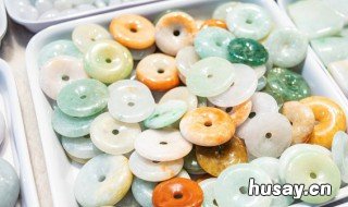 翡翠原石去皮怎么知道到肉了 翡翠原石怎么剥皮