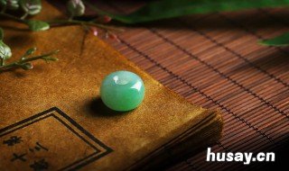 翡翠手镯颜色 翡翠手镯颜色寓意