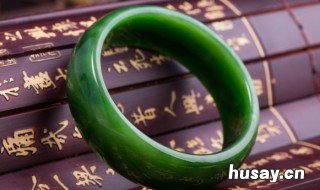 云南翡翠手镯事件 云南翡翠手镯摔碎新闻