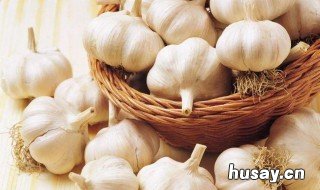 吃大蒜有什么好处 吃饭吃大蒜有什么好处