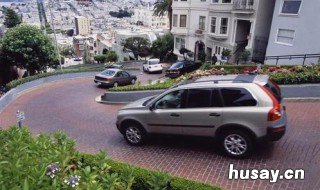 上坡车与下坡车哪个让行 行车上坡让行还是下坡让行