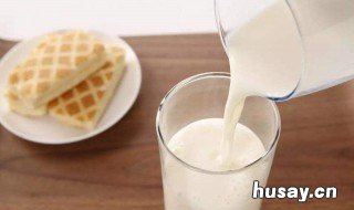 空腹喝牛奶好不好 晚上空腹喝牛奶好不好