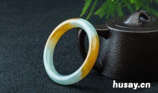 翡翠手镯的价钱 翡翠手镯价钱好多