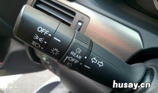 十代雅阁内后视镜怎样用手调节 十代雅阁后视镜怎么调整