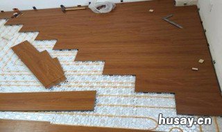 通地暖后卫生间门口地板发黑 地暖开了地板发黑