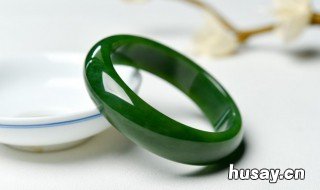 翡翠a货手镯 翡翠a货手镯折射率1.66价格