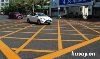 路口黄斜线可以掉头吗 路口掉头单黄线是否可以掉头