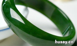 怎么查翡翠手镯的价格 怎么查询手镯的价格