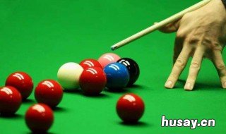 打台球时如何找准击球点 打台球时如何找准击球点位